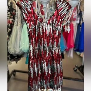 Red & Silver Short Sequin Dress Size 4 Formal